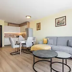 Cozy Sea View & Parking Apartament *