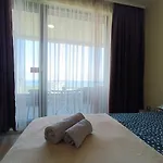 Cozy Sea View & Parking Apartament *