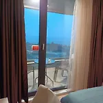 Cozy Sea View & Parking Apartament Varna