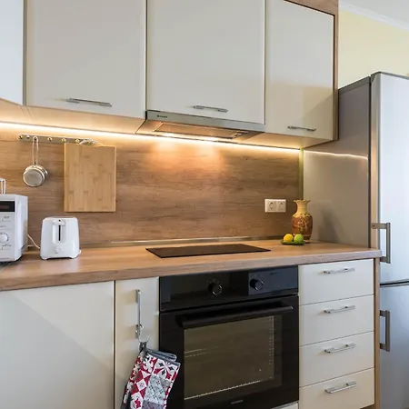 Cozy Sea View & Parking