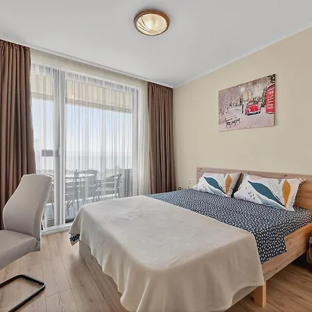 Cozy Sea View Varna&parking Apartament *
