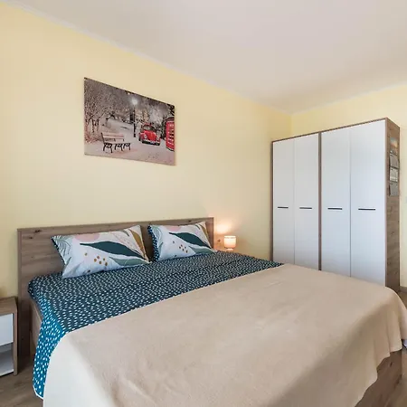 Cozy Sea View & Parking Apartment *