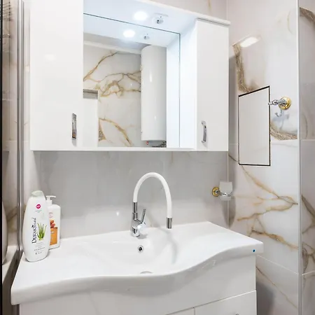 Apartment Cozy Sea View & Parking