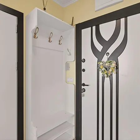 Cozy Sea View Varna&parking Apartament *