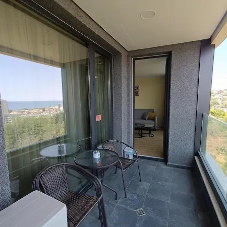 Cozy Sea View & Parking Apartment