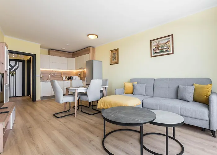 Cozy Sea View & Parking Apartment *