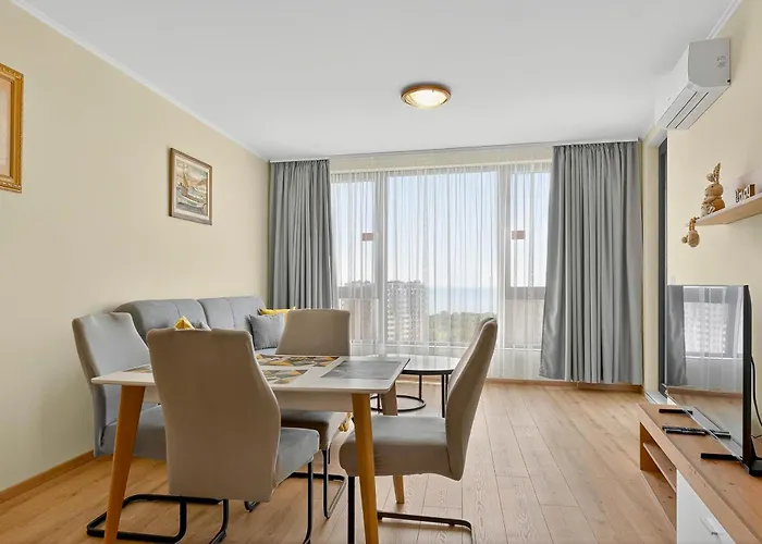 Cozy Sea View Varna&parking Apartament *