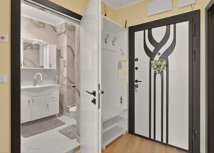 Cozy Sea View Varna&parking *