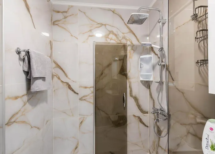 Cozy Sea View Varna&parking Apartament *