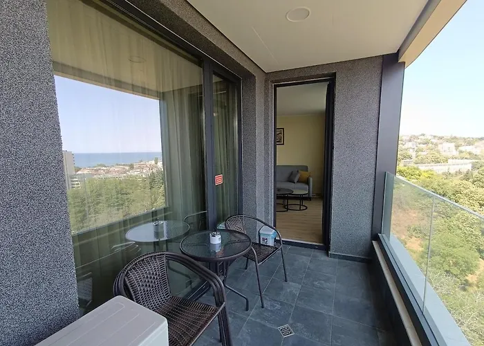 Cozy Sea View Varna&parking Apartament