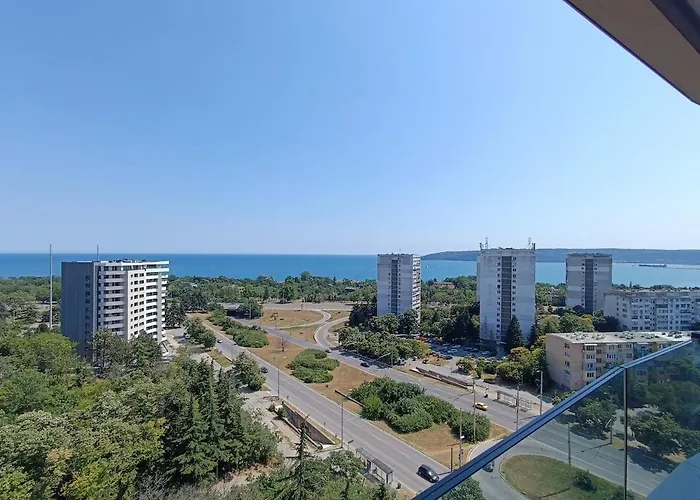 Cozy Sea View Varna&parking *