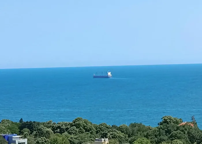 Cozy Sea View Varna&parking