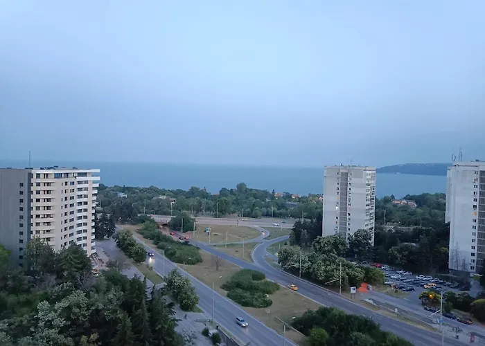 Cozy Sea View Varna&parking *