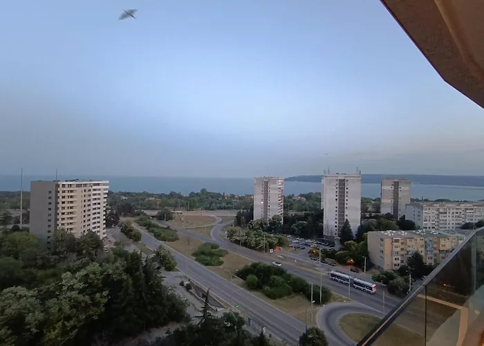 Cozy Sea View Varna&parking Warna