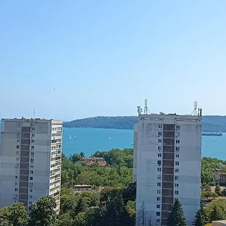 Cozy Sea View & Parking Varna