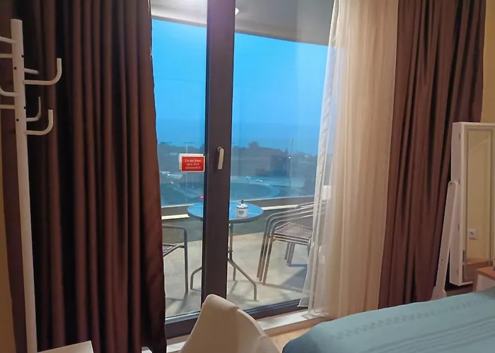 Cozy Sea View & Parking Appartamento Varna